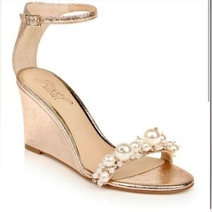 Badgley Mischka Rose Gold Pearl Embellished Wedge Sandals
